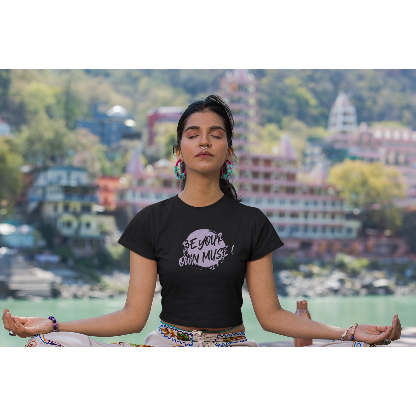 YOUR OWN MUSE BLACK WOMENS GRAPHIC TEE WOMAN MEDITATING